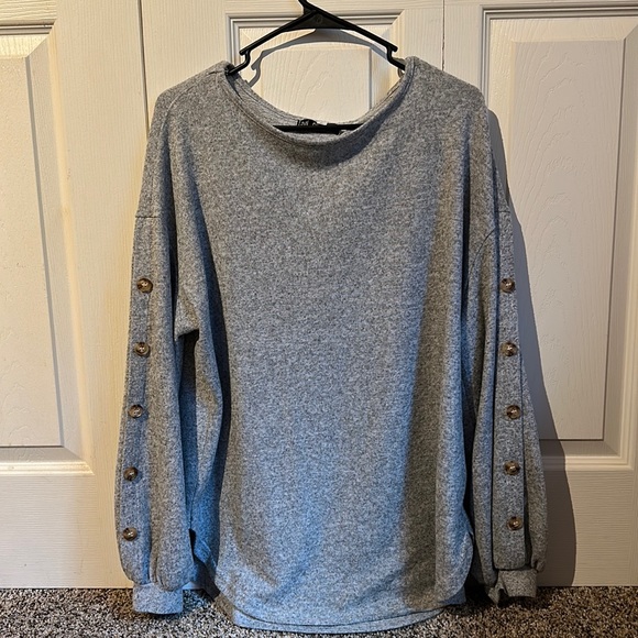 Sweaters - Women’s size large light gray sweater with semi puff sleeves.